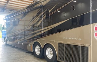 2012 Tiffin Motorhomes Zephyr 45 LZ Option B