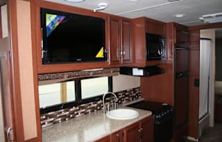 2014 Thor Motor Coach ACE 30 1