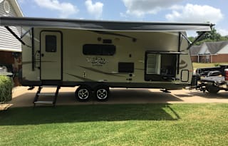 Family Friendly Hybrid Tent Trailer