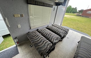 Redline toy hauler camper 26ft