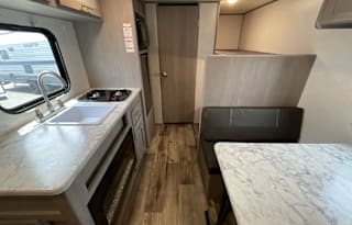 2024 Dutchmen RV Coleman Lantern LT Series 17B
