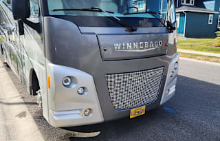 2015 Winnebago Vista 35F