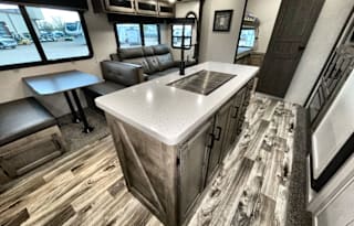 2021Venture RV SportTrek Touring Edition STT343VIB