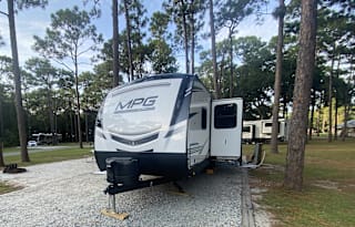 2021 Clean Family Friendly Travel Trailer