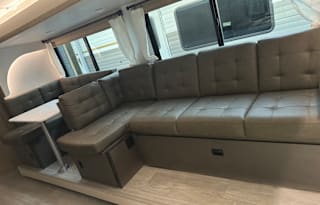 2025 Salem cruise lite - king bed with bunk beds!