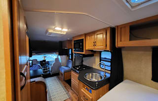 2015 Thor Motor Coach Chateau 24C