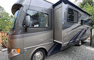 2013 Thor Motor Coach ACE 29 2