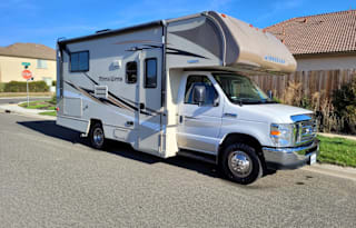 2018 Winnebago Minnie Winnie 22R