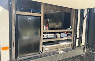 2019 Keystone Sprinter Campfire 33BH Delivery Only