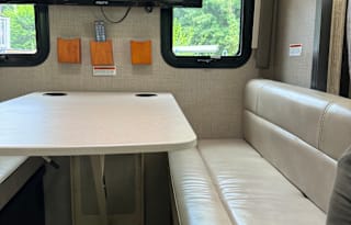 2020 Thor Motor Coach Axis 27.7