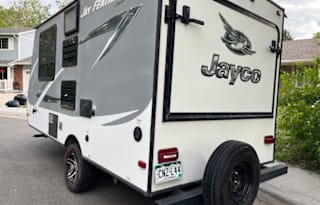 2016 Jayco Jay Feather Hybrid, Sleeps 5-6