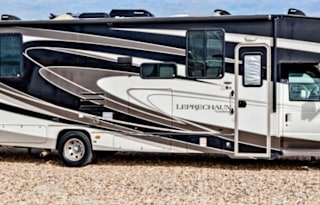 2016 Coachmen RV Leprechaun 319DS Ford 450