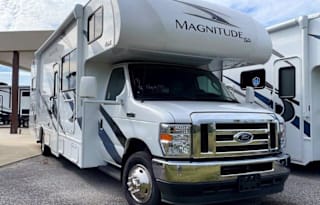 2022 Thor Motor Coach Magnitude BH31