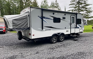24.5' Mid-size SUV towable with sleeping for 7