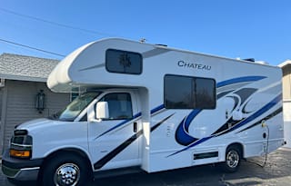 2023 Thor Motor Coach Chateau 22E Chevy