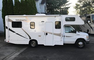 2013 Thor Motor Coach Majestic