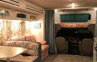 "Pearl" Sunny Beach House RV - Families love it!
