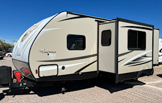 2017 Coachmen RV Freedom Express 257BHS