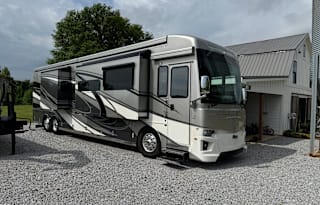 2021 Newmar Dutch Star 4369***Ultra Luxurious***
