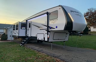 2022 Shasta RVs Phoenix Lite 30BH *Bunkhouse*
