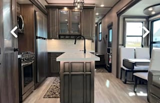 **Clean and Modern 2022 Grand Design Solitude**