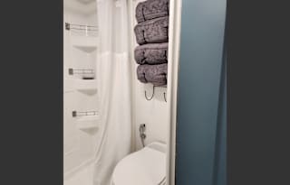 Cute Cozy Camper!