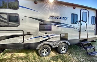 Ice Cold AC, Bunk Beds & Bathtub