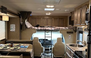 'Rosie' 2017 Gulf Stream RV Conquest Class C 6238