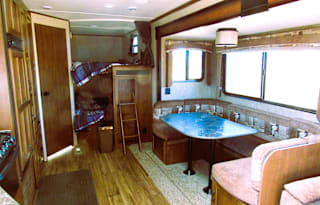 Room for the whole family - We deliver!