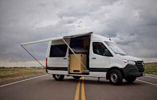 Off Grid Sprinter 144 - Sleeps and seats 4!