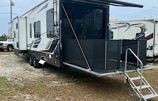 2022 Spacious Home Away from Home Toyhauler