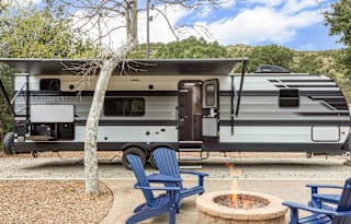 FAMILY FUN!! 2 Bedroom Bunk house
