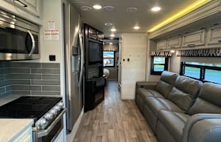 Disney 2021 Jayco Precept 34B-Stationary only