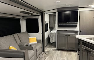 2021 Cruiser Embrace EL280 King bed w Bunk Room