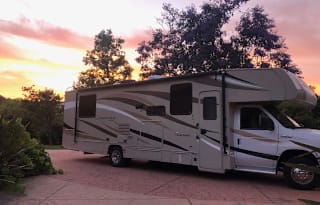 32 ft 2019 Coachmen Leprechaun