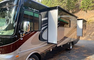 2014 Fleetwood RV Bounder Classic 30T