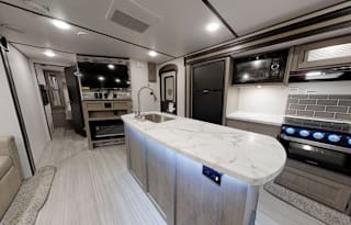 Luxury 2-Bedroom Camp Trailer | Keystone Hideout