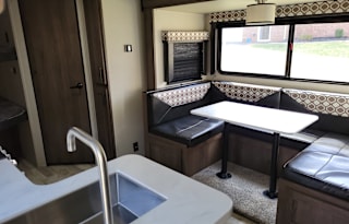2020 Prime Time RV Tracer 24DBS