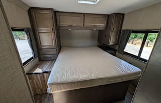 2019 Thor Majestic 28A - Your Family Fun Transport