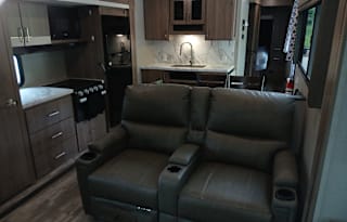 Semi Luxury Accommodations ***Spring Special***