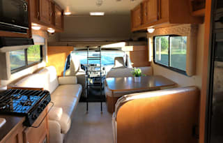 2015 Winnebago Minnie Winnie 25B