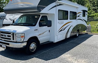 2010 Winnebago Access 31C