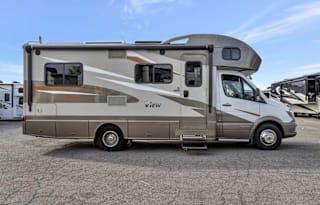 Luxury RV with optional King bed!