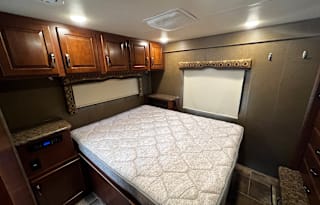 2016 Thor Motor Coach Chateau 31E Bunkhouse
