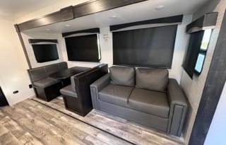 NEW 2022 Starcraft - We deliver to your campsite.
