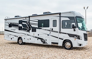 2021 Ford Forest River FR3