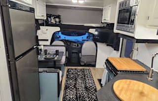 Cute Cozy Camper!