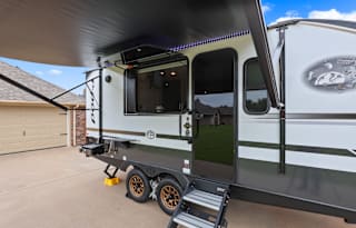 2025 R POD-197  The perfect couples camper!