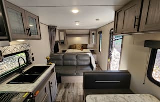 The Nomad Pad - Pet Friendly RV Rental