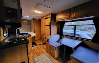 2015 Thor Motor Coach Chateau 24C